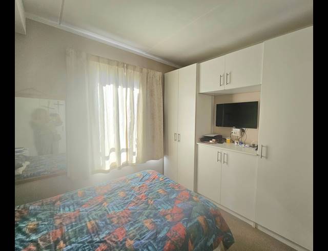 1 BEDROOM APARTMENT FOR SALE IN PINELANDS